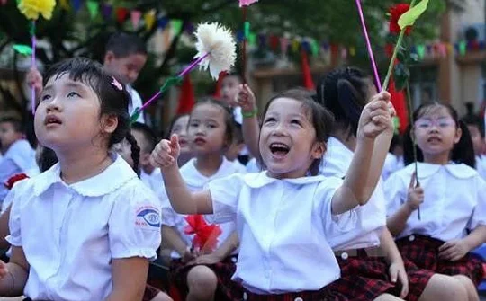 Hàng ngàn trẻ em có nguy cơ "không được vào lớp 1" vì không có hộ khẩu tại TP.HCM !