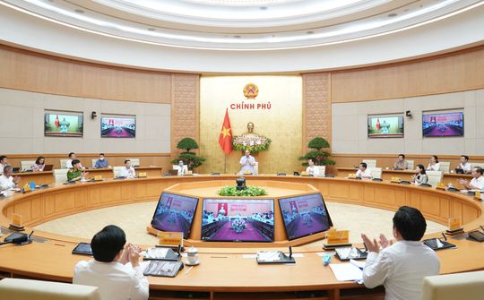 Thủ tướng chủ trì hội nghị trực tuyến về Chính phủ điện tử