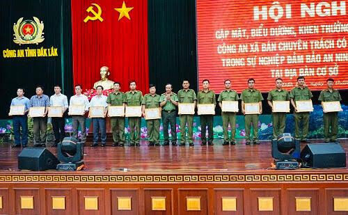 Đắk Lắk: Tôn vinh lực lượng Công an xã bán chuyên trách