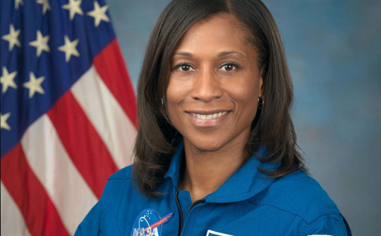 NASA chọn nữ phi hành gia da màu đầu tiên lên Trạm vũ trụ