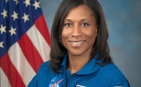 NASA chọn nữ phi hành gia da màu đầu tiên lên Trạm vũ trụ