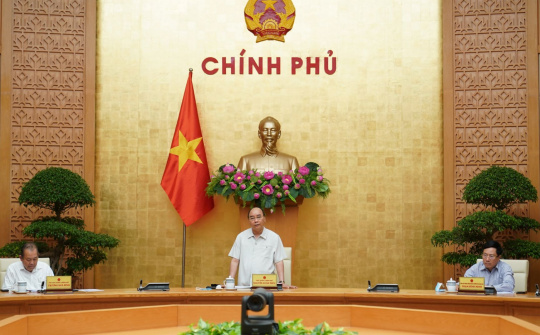 Thủ tướng chủ trì họp Thường trực Chính phủ về COVID-19