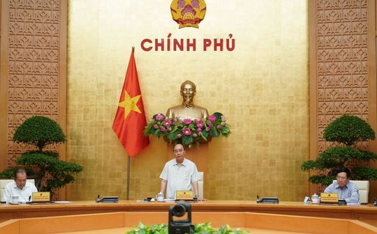 Thủ tướng chủ trì họp Thường trực Chính phủ về COVID-19