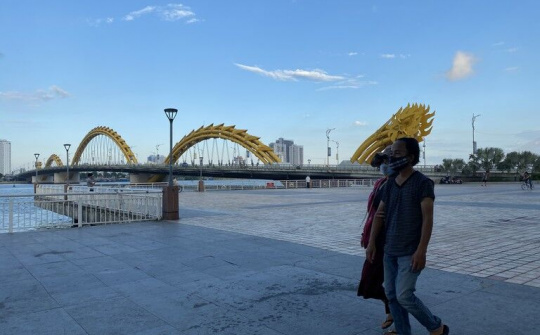 Tính toán chặt chẽ trước khi quyết định giãn cách xã hội