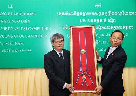 Campuchia truy tặng Huân chương Hữu nghị cho cố Đại sứ Ngô Điền