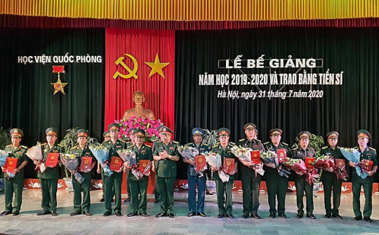 Học viện Quốc phòng bế giảng năm học 2019-2020 và trao bằng tiến sĩ