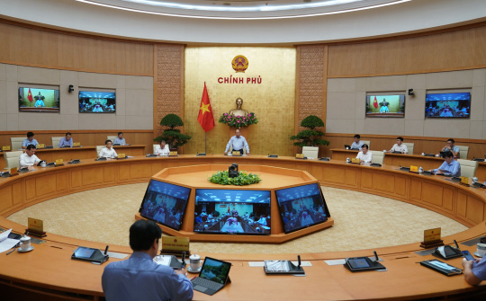 Thủ tướng chủ trì họp Thường trực Chính phủ về COVID-19