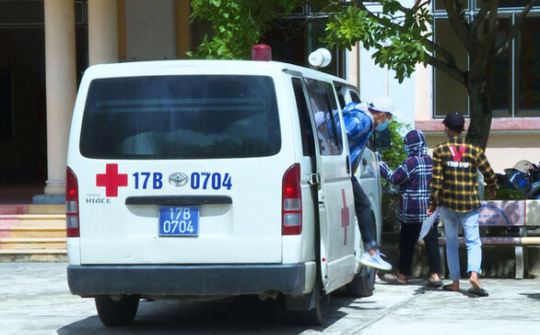 Thái Bình bố trí xe chuyên dụng đón thí sinh liên quan dịch Covid-19, khử khuẩn bài thi