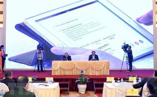 Công phá mạnh mẽ vào tư duy giấy tờ