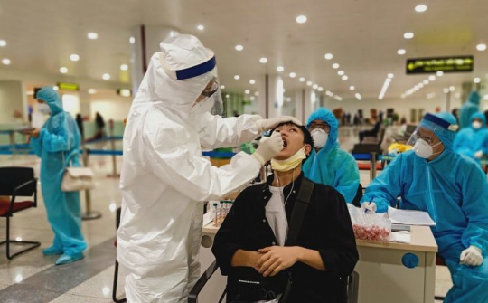 Bộ Y tế sẽ đặt hàng doanh nghiệp tổ chức xét nghiệm tại sân bay