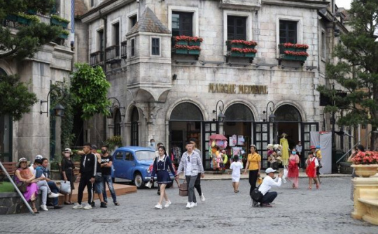 Du khách trở lại Bà Nà Hills: Những tín hiệu “hồi sinh” tích cực cho du lịch Đà Nẵng