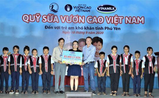Vinamilk mang đến "niềm vui kép" cho trẻ em Phú Yên nhân dịp tết Trung thu