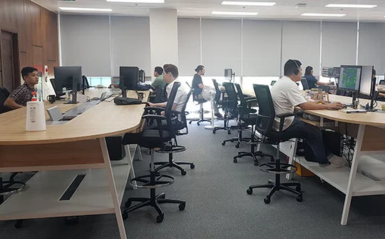 Người làm việc hưởng lương: Bế tắc mùa COVID-19?