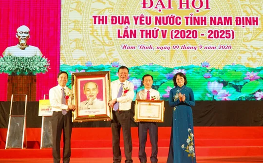 Phó Chủ tịch nước dự Đại hội thi đua yêu nước tỉnh Nam Định