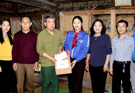 Yên Bái:  Tặng quà Nhân dịp Tết Tân Sửu 2021 cho hàng nghìn hộ nghèo