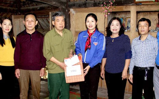 Yên Bái:  Tặng quà Nhân dịp Tết Tân Sửu 2021 cho hàng nghìn hộ nghèo