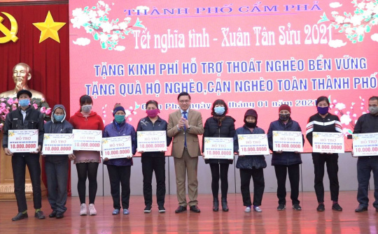 TP Cẩm Phả: Chi gần 600 triệu đồng trao quà Tết cho 55 hộ thoát nghèo