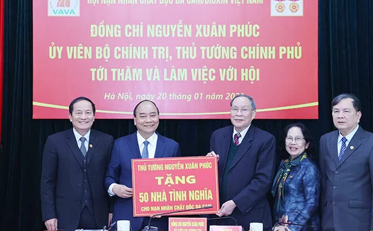Thủ tướng thăm và làm việc với Hội Nạn nhân chất độc da cam
