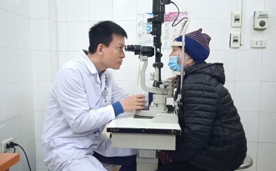 TTƯT, TS.BS Trần Khánh Sâm: Tiếp thêm nguồn sáng cho đôi mắt