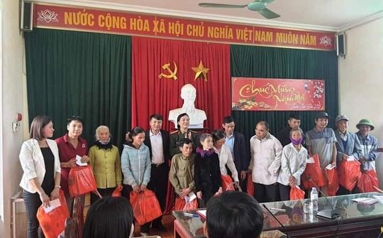 Xã Quảng Hợp, Quảng Xương: Trao quà tết cho người nghèo, gia đình chính sách và an sinh xã hội