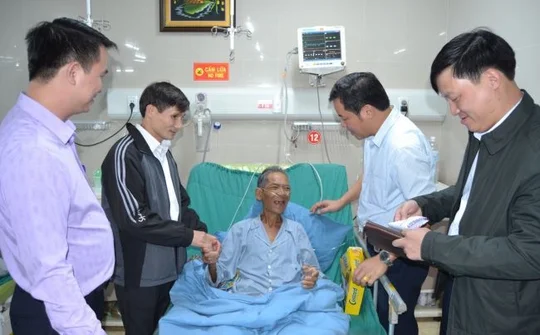 Công tác xã hội ở Bệnh viện đa khoa Hùng Vương: Nhịp cầu chia sẻ, kết nối yêu thương