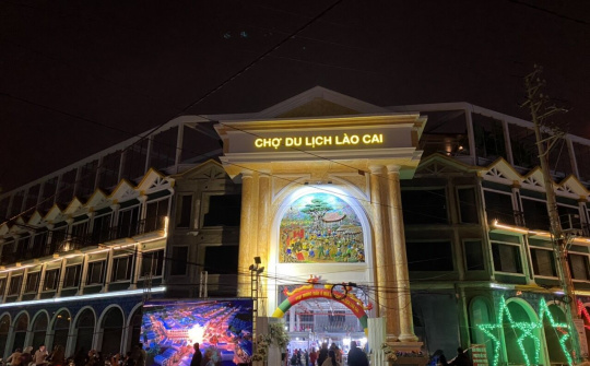 Lào Cai: Khai trương chợ du lịch xuyên đêm