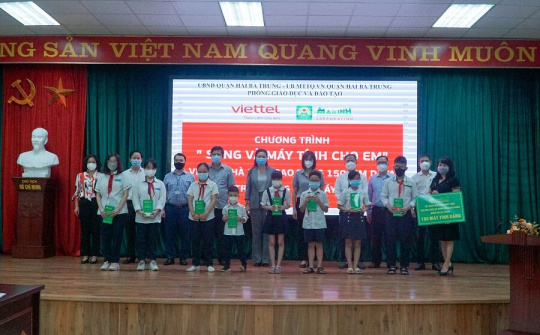 Mai Linh Hà Nội: Trao tặng 150 máy tính bảng cho học sinh có hoàn cảnh khó khăn