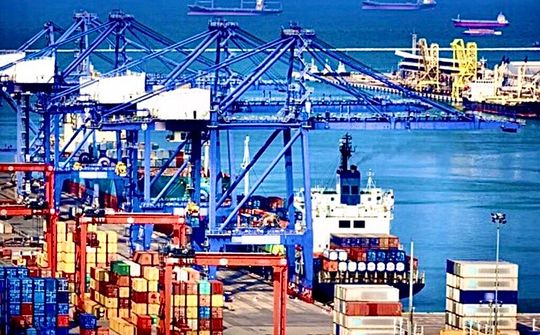 Việt Nam - Xuất siêu trở lại trên các thị trường chủ lực