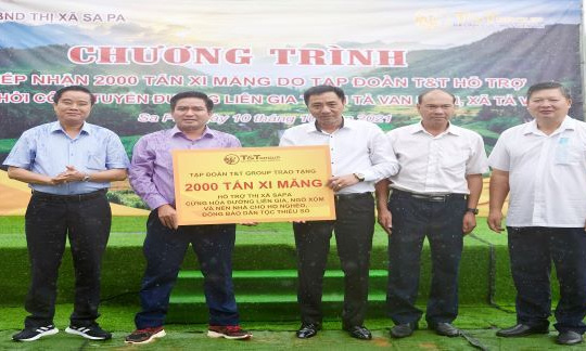 T&T Group trao tặng 2.000 tấn xi măng hỗ trợ thị xã Sa Pa cứng hóa nền nhà và làm đường