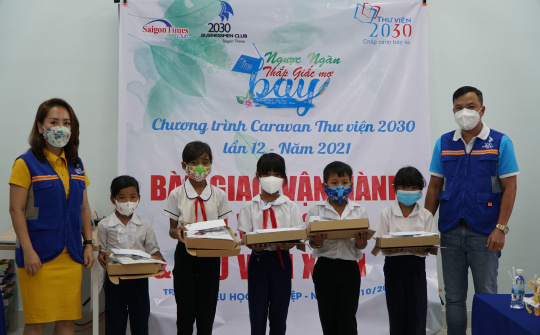 Câu lạc bộ Doanh nhân Hai Mươi Ba Mươi nối dài tình yêu với “Ngược ngàn thắp giấc mơ bay”