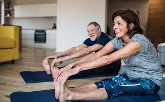 Chế độ sinh hoạt và dinh dưỡng giúp người cao tuổi tăng cường sức khoẻ vượt qua dịch bệnh