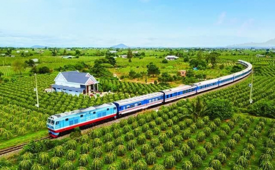 Từ hôm nay (21/10), đường sắt tăng thêm 3 đôi tàu trên tuyến Bắc - Nam