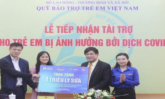 Vinamilk trao 10 tỷ và 1 triệu ly sữa hỗ trợ trẻ em, tổng kết chiến dịch nhiều ý nghĩa