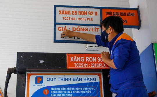 Ngày mai 26/10, giá xăng dầu trong nước có thể tiếp tục tăng mạnh