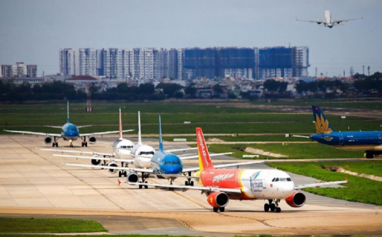Thủ tướng chỉ đạo nghiên cứu đề nghị của chuyên gia về việc áp giá sàn vé máy bay