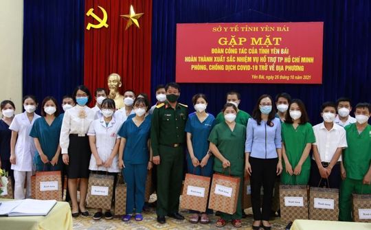 Yên Bái: Gặp mặt Đoàn cán bộ y tế hỗ trợ thành phố Hồ Chí Minh trở về