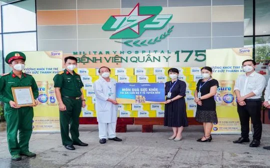 Gần 200.000 sản phẩm Sure Prevent Gold thay lời tri ân của Vinamilk gửi đến các "anh hùng áo trắng"