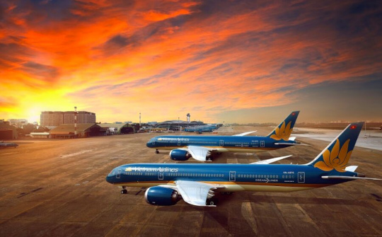 Nghiên cứu đề nghị của chuyên gia kinh tế về giá sàn vé máy bay