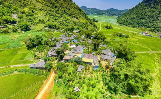 Khám phá vẻ đẹp thung lũng xứ Mường - Vân Sơn