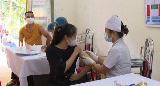 Bảo Thắng: Triển khai tiêm phòng Covid-19 cho học sinh và nhân viên y tế