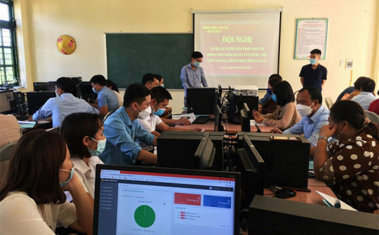 Bát Xát: Tập huấn sử dụng phần mềm cơ sở dữ liệu công chứng, chứng thực