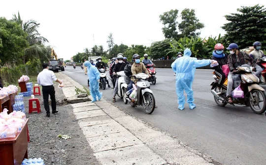 Phú Yên:  Tiếp sức cho bà con ở các tỉnh phía Nam vẫn tự phát về quê tránh dịch