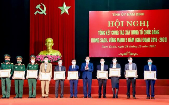 Công ty Điện lực Nam Định được công nhận là tổ chức cơ sở đảng “Trong sạch, vững mạnh tiêu biểu”