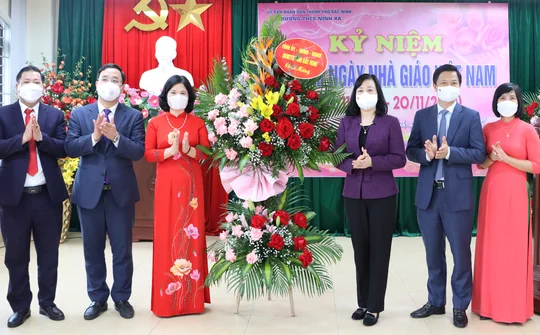 Bắc Ninh: Bí thư Tỉnh ủy chúc mừng các thầy, cô giáo nhân Ngày 20/11