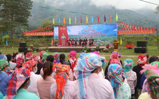 Văn Bàn: Ngày hội đại đoàn kết tại xã Dương Quỳ