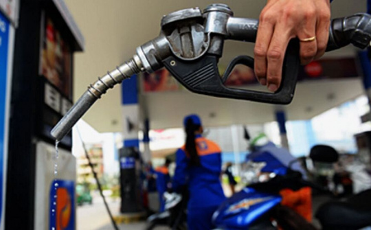 Ngày mai 25/11, giá xăng có thể giảm hơn 1.000 đồng/lít