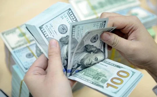 Hơn 60.000 tỷ đồng vừa được "bơm" ra thị trường qua kênh mua ngoại tệ