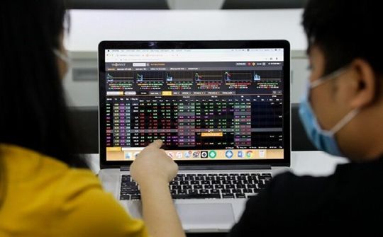 Giá dịch vụ môi giới mua, bán cổ phiếu tối đa 0,45% giá trị giao dịch
