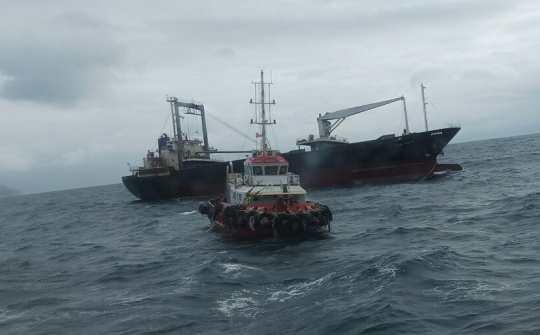 Kịp thời cứu nạn 17 thuyền viên Việt Nam trôi dạt trên vùng biển Nha Trang