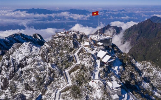 Đông về, Fansipan đẹp và đáng trải nghiệm hơn bao giờ hết